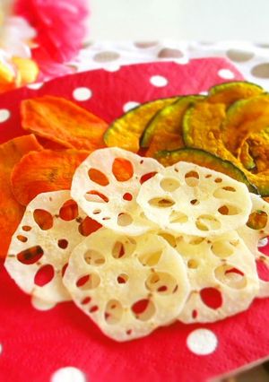 A picture of Non-Fried Vegetable Chips in the Microwave.