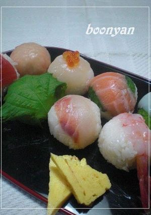 A picture of Easy Sushi Balls For Doll Festival or Birthdays.