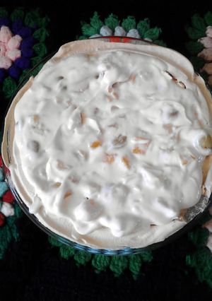 A picture of Fruit Cocktail Pie.