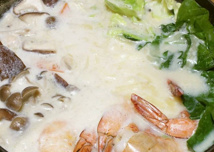 How to Cook Appetizing Cheese and Soy Milk Hot Pot