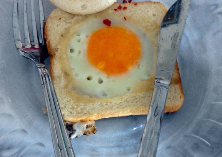 Steps to Make Delicious Sunny side up with bread