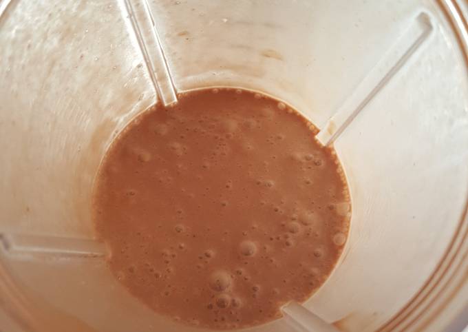 Ashlee's Peanut Butter Cup Smoothie