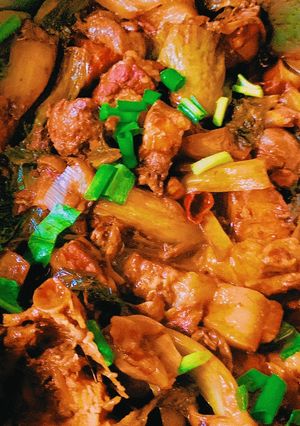 Hình của món Cá trắm kho thịt ba chỉ & dưa chua 😋.