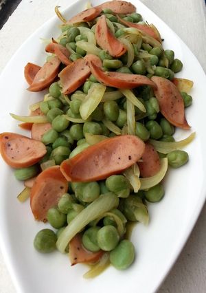 A picture of Green Pea And Sausage Salad.