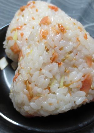 A picture of Ginger and Salmon Rice Balls.