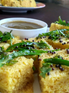 झटपट ढोकला (jhatpat dhokla recipe in hindi) रेसिपी मुख्य फोटो
