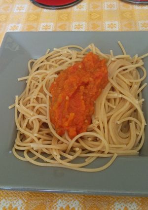 A picture of Pomarola Valdivarese.