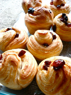 A picture of Easy Cinnamon Rolls with Puff Pastry.