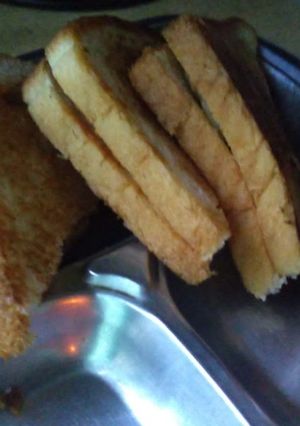 आलू टोस्ट (aloo toast recipe in Hindi) रेसिपी मुख्य फोटो