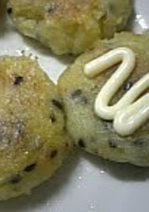 A picture of Potato Mayonnaise and Sesame Chewy Cake.
