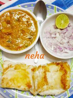पाव भाजी (Pav bhaji recipe in hindi) रेसिपी मुख्य फोटो