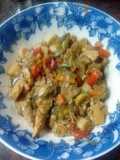 Pechuga de pollo con vegetales in wok