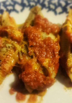 A picture of Stuffed Shells.