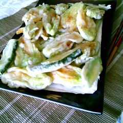 zucchini blossoms in tempura A picture of zucchini blossoms in tempura.