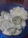 Pechuga de pollo en crema con brócoli