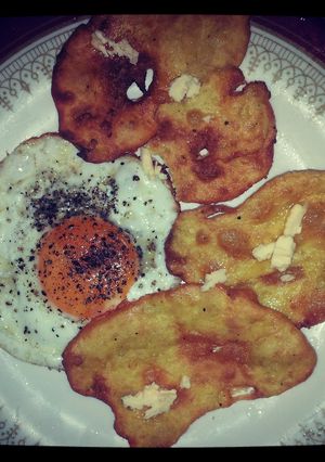 A picture of Potato Poori.