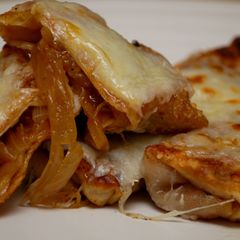 A picture of French Onion Egg Rolls.
