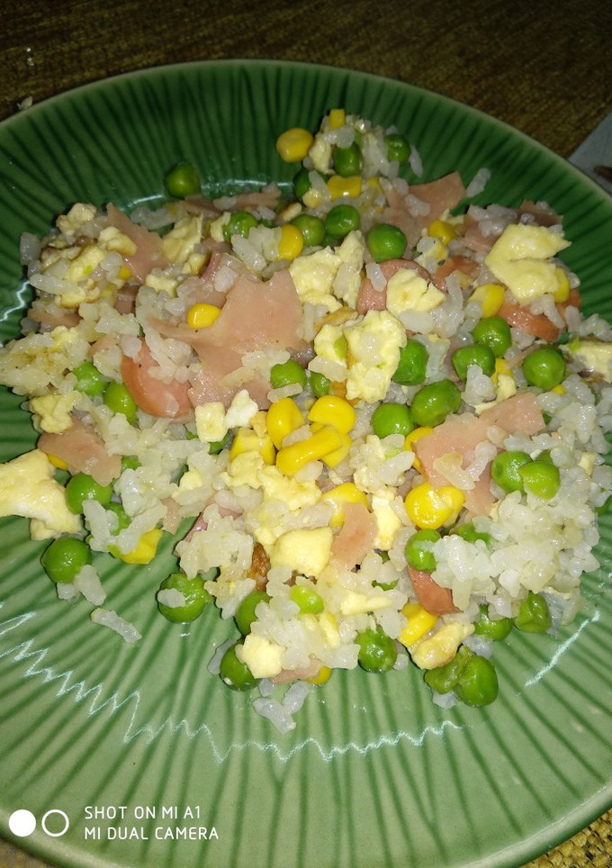 Una foto de Arroz tres delicias