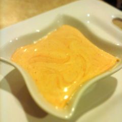 A picture of Easy sriracha mayonnaise.