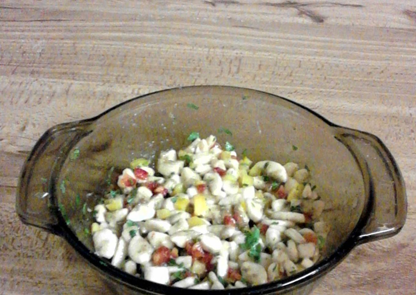 Banana salsa and chips