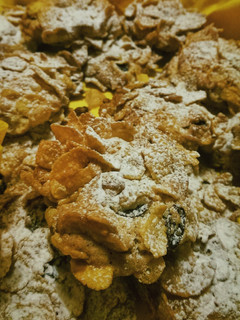 A picture of Rose del deserto cookies.