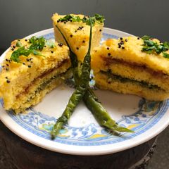 A picture of Khaman Sandwich.