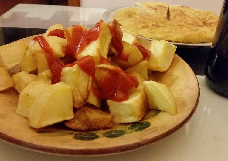 Patatas bravas