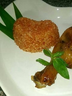 Hình của món Xôi Gấc & Gà Chiên Nước Mắm.
