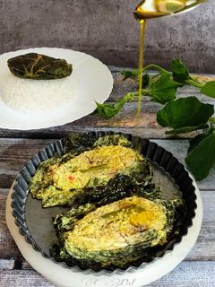 কুমড়ো পাতায় ইলিশ পাতুরি (kumro patay illish paturi recipe in Bengali) রেসিপির প্রধান ছবি
