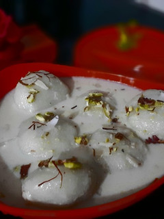 खोया पीठा(khoya pitha recipe in hindi) रेसिपी मुख्य फोटो