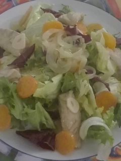 Una foto de Ensalada de caballa en escabeche