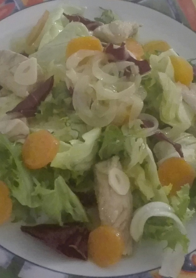 Una foto de Ensalada de caballa en escabeche