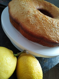 Una foto de Torta de Yogurt y Limón 🍋🥛