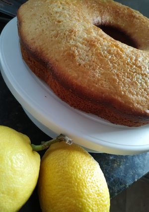 Una foto de Torta de Yogurt y Limón 🍋🥛