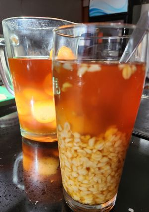 Una foto de Mote con Huesillo con chancaca