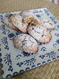 Lengüitas de avena, almendra, manzana y pasas