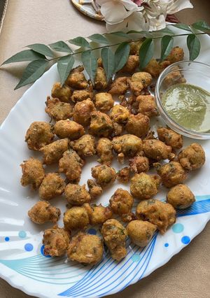 मूंग दाल पकोड़ी (moong dal pakodi recipe in Hindi) रेसिपी मुख्य फोटो