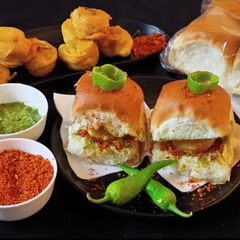 A picture of Mumbai street-style Vada Pav.