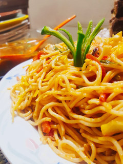 A picture of Spaghetti and meat sauce.