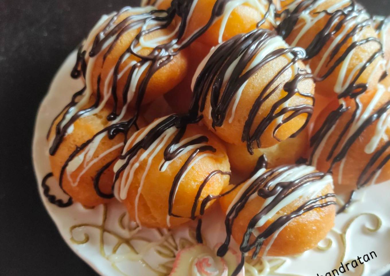 Oliebollen / donat simple empuk