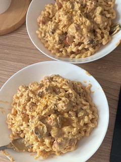 Una foto de Pasta cremosa con chistorra y champiñones