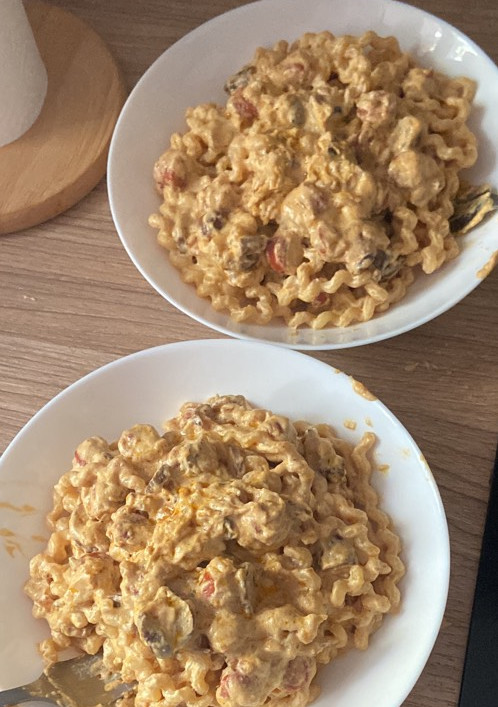 Una foto de Pasta cremosa con chistorra y champiñones