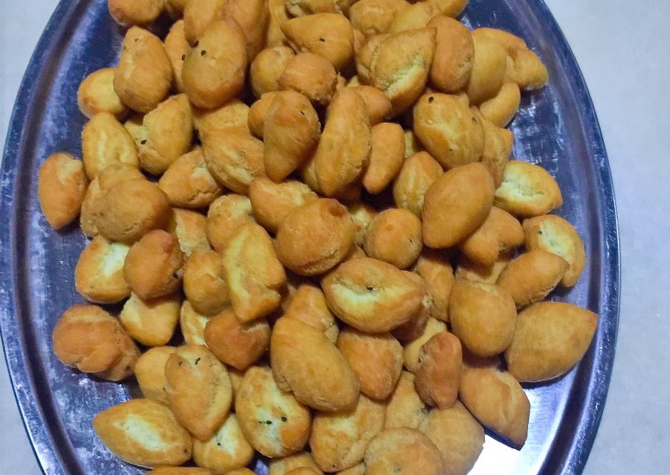 Kudapan kuih jintan Hitam