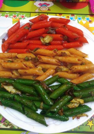 A picture of Tri colour pasta.