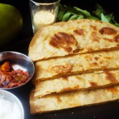 A picture of बेसन कैरी का पराठा.
