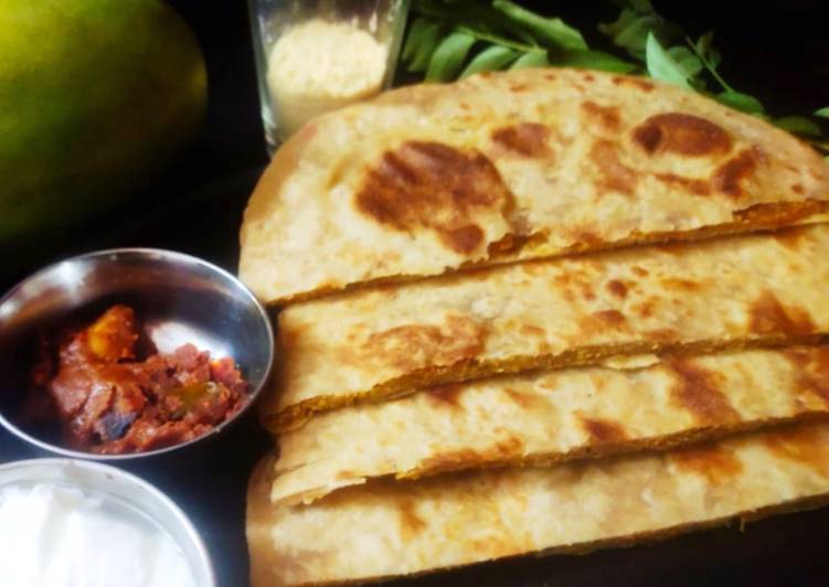 Recipe of Quick बेसन कैरी का पराठा