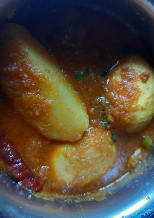 ডিমের ডালনা(Dimer dalna recipe in Bengali) রেসিপির প্রধান ছবি