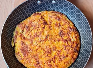 Una foto de Tortilla de zanahoria y queso 🥚 🥕 🧀