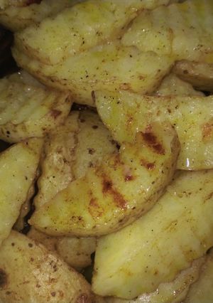 صورة لوصفة بطاطس ويدجز مشويه 😋😋😋