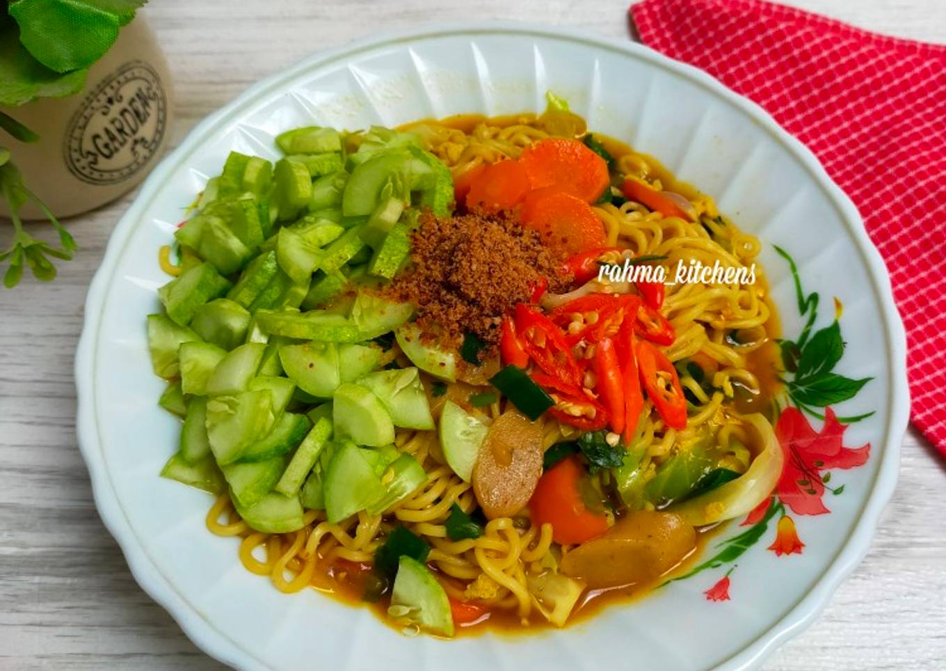 Mie Kuah Nyemek Soto Ayam